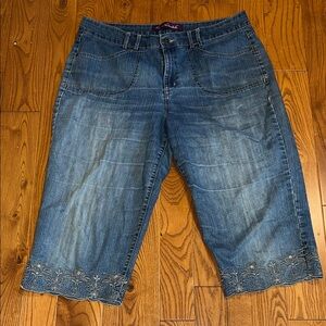 Gloria Vanderbilt Blue Denim Capri Jeans size 14